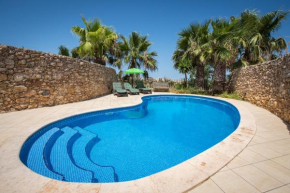The Palms - Holiday Farmhouse with Private Pool in Island of Gozo